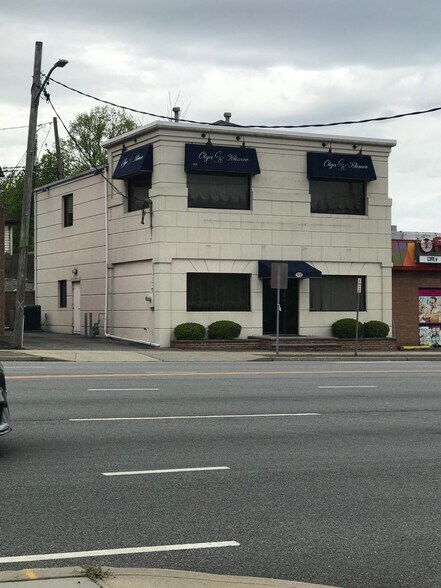 Primary Photo Of 375 Jericho Tpke, Syosset Office For Sale