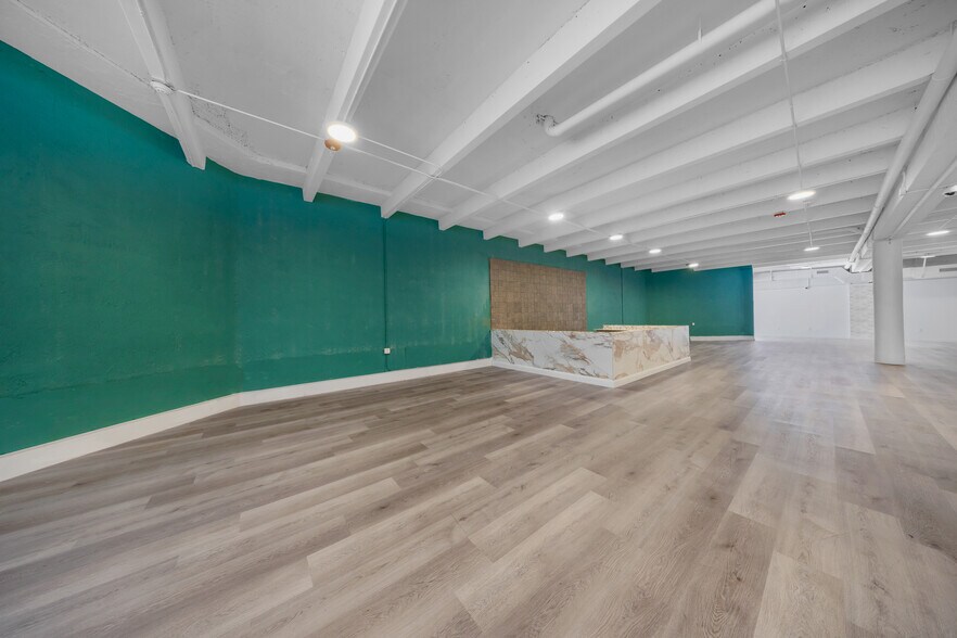 More Photos Of 9855 S Dixie Hwy, Pinecrest Freestanding For Lease