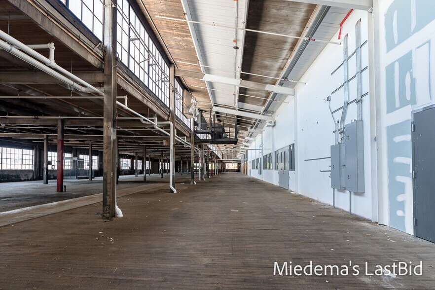 More Photos Of 1305 S Cedar St, Lansing Warehouse For Sale