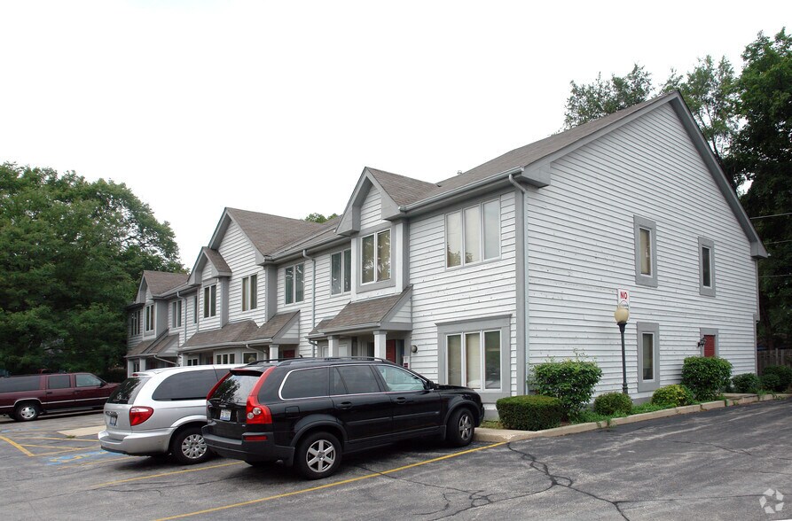 More Photos Of 334 E Colfax St, Palatine Loft Creative Space For Sale