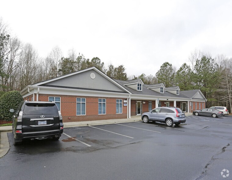 More Photos Of 8045 Corporate Center Dr, Charlotte Coworking Space