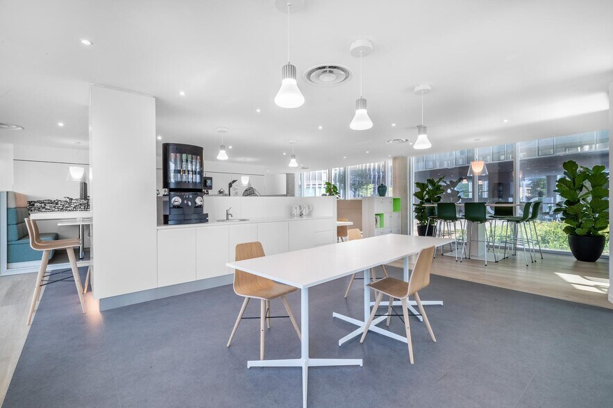 More Photos Of 1 Esplanade Miriam Makeba, Villeurbanne Office For Lease