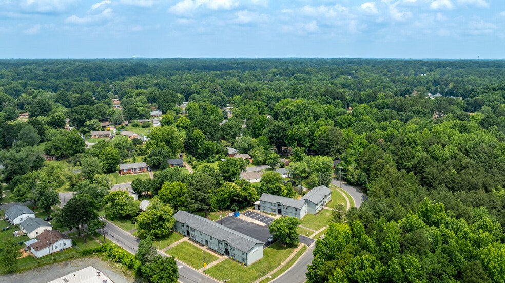 More Photos Of 2607 Cedarhurst Dr, Charlotte Apartments For Sale