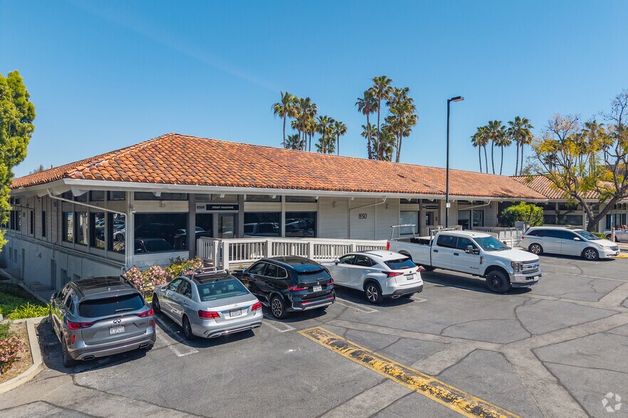 More Photos Of 850 Hampshire Rd, Westlake Village Office For Lease