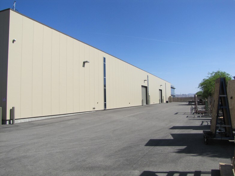 More Photos Of 5340 W Robindale Rd, Las Vegas Warehouse For Sale