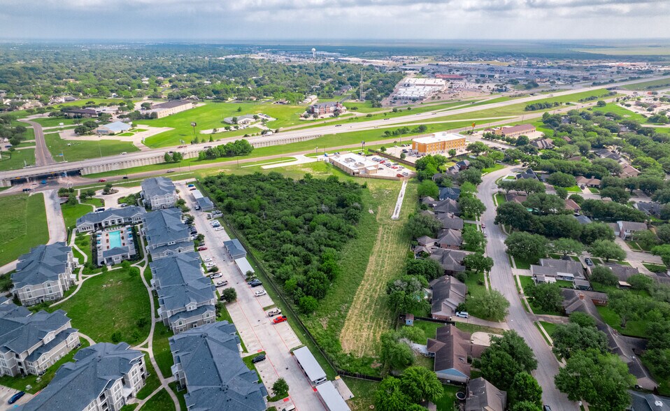 More Photos Of 8303 Zac Lentz Parkway, Victoria Land For Sale