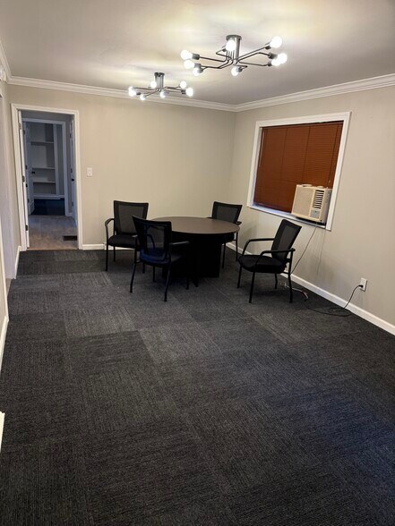 More Photos Of 1401 Thompson Cir, Gardendale Office For Sale