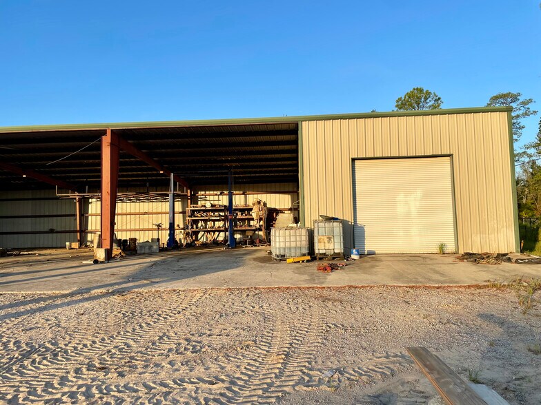 More Photos Of 3221 Anton St, Mobile Contractor Storage Yard For Sale