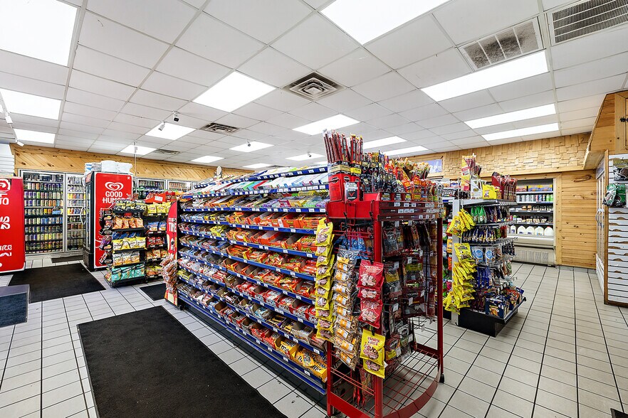 More Photos Of 186 N Gratiot Ave, Mount Clemens Service Station For Sale