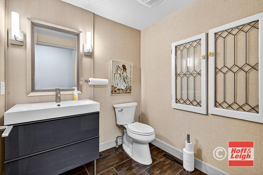 More Photos Of 4634 S Broadway, Englewood Medical For Sale