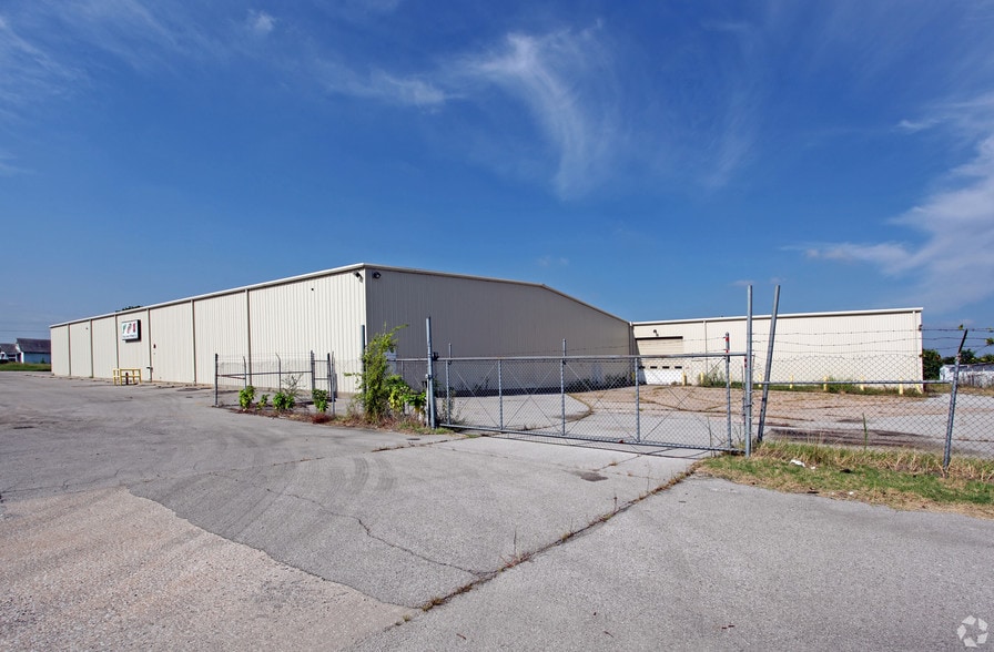 More Photos Of 3248 N Sheridan Rd, Tulsa Warehouse For Sale