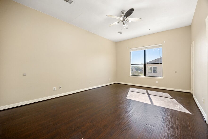 More Photos Of 12989 Bellaire Blvd, Houston Storefront For Sale