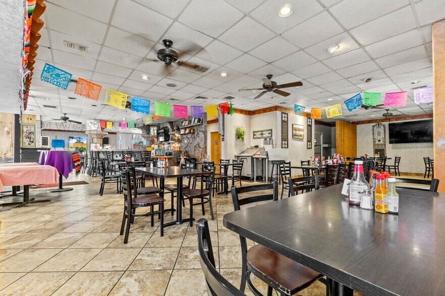 More Photos Of 200 N J St, Tulare Restaurant For Lease