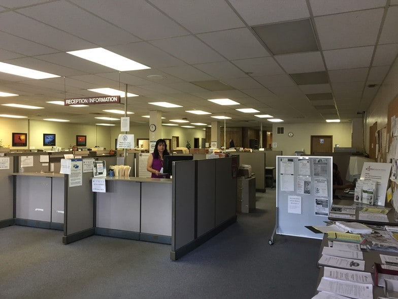 More Photos Of 2317-2323 E Lincolnway, Sterling Medical For Lease