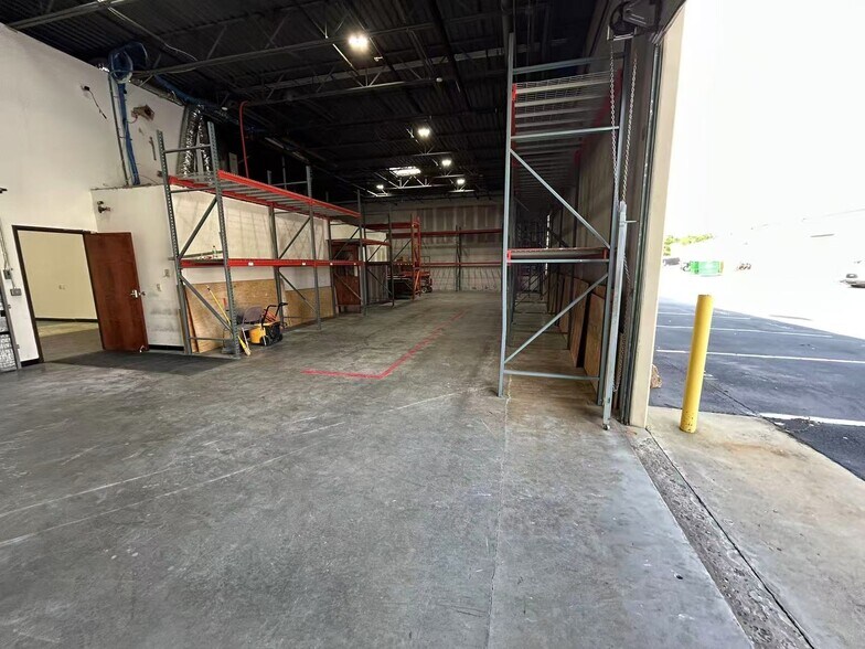 More Photos Of 975 Cobb Place Blvd NW, Kennesaw Light Distribution For Lease
