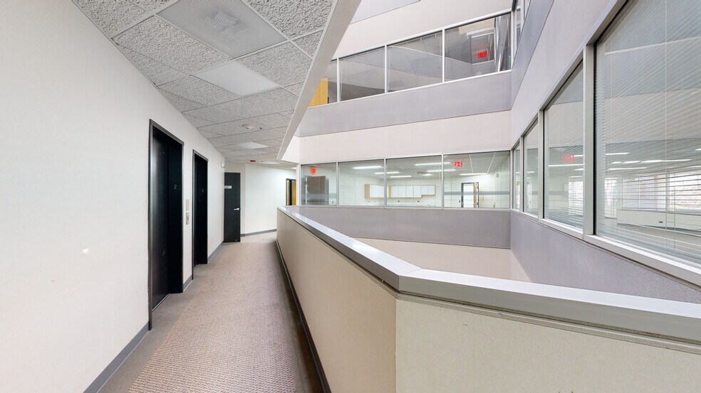 More Photos Of 1301 Basswood Rd, Schaumburg Office For Sale