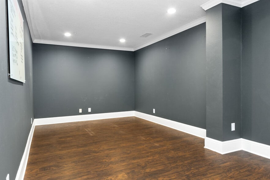 More Photos Of 112 W Indiana Ave, Deland Office For Lease