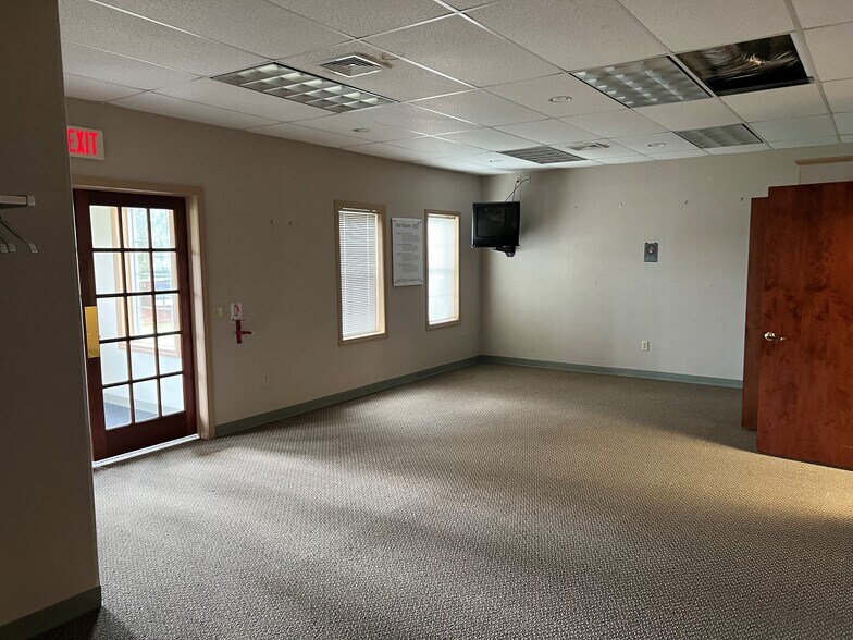 More Photos Of 123 Broadway St, Colchester Medical For Lease