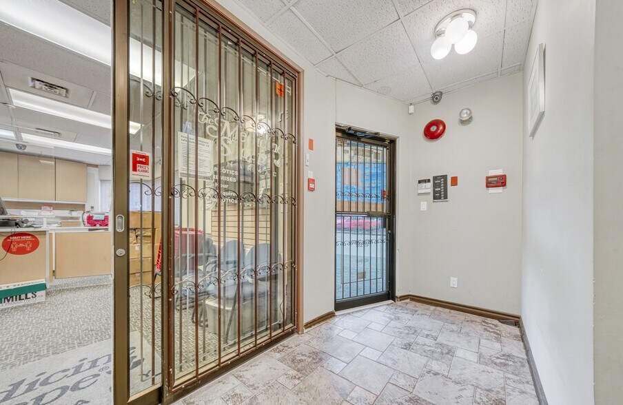 More Photos Of 3039 Kingsway, Vancouver Storefront Retail Office For Sale