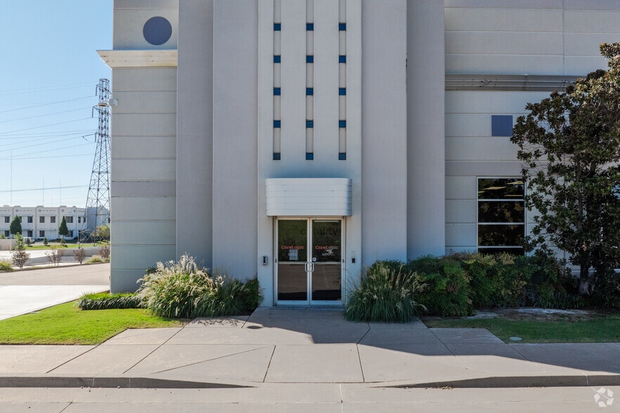 More Photos Of 501 NE 122nd St, Oklahoma City Warehouse For Lease