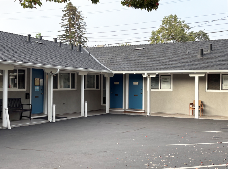 More Photos Of 52 Arch St, Redwood City Medical For Lease