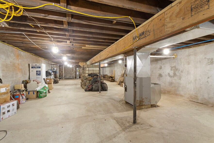 More Photos Of 217 W Main St, Freeport Office Residential For Sale