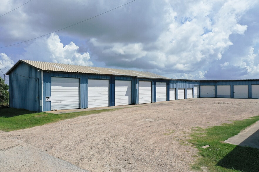More Photos Of 4820 Pean St, Galveston Warehouse For Sale