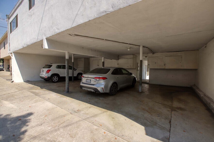 More Photos Of 1055 Grover Ave, Glendale Apartments For Sale