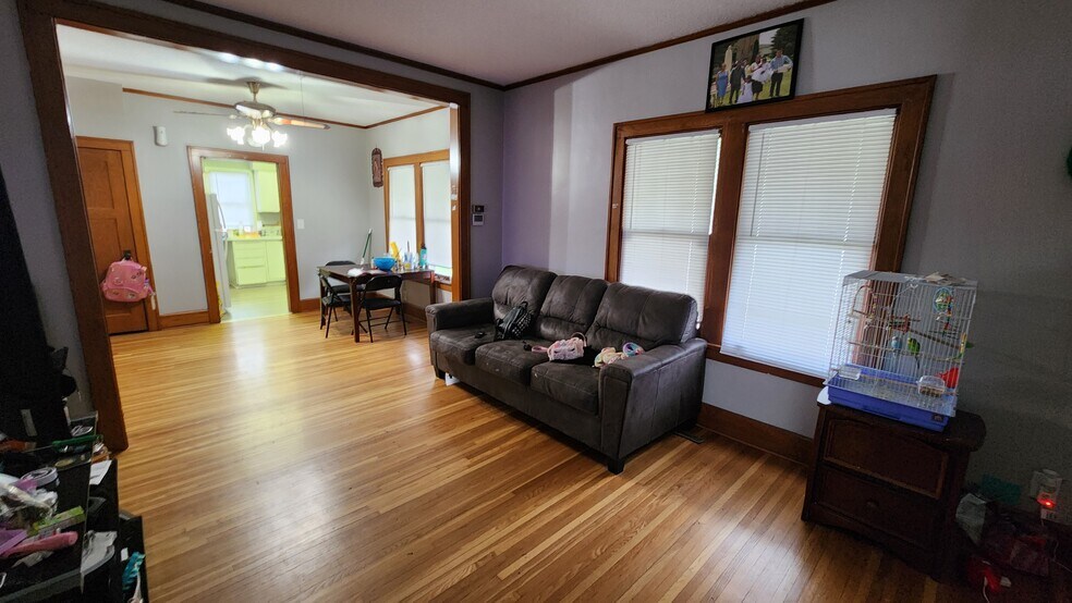 More Photos Of 1110 W Oakland Ave, Austin Apartments For Sale