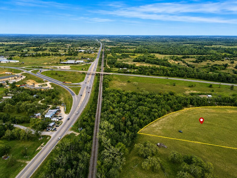 More Photos Of 1111 E 3rd St, Rockdale Land For Sale