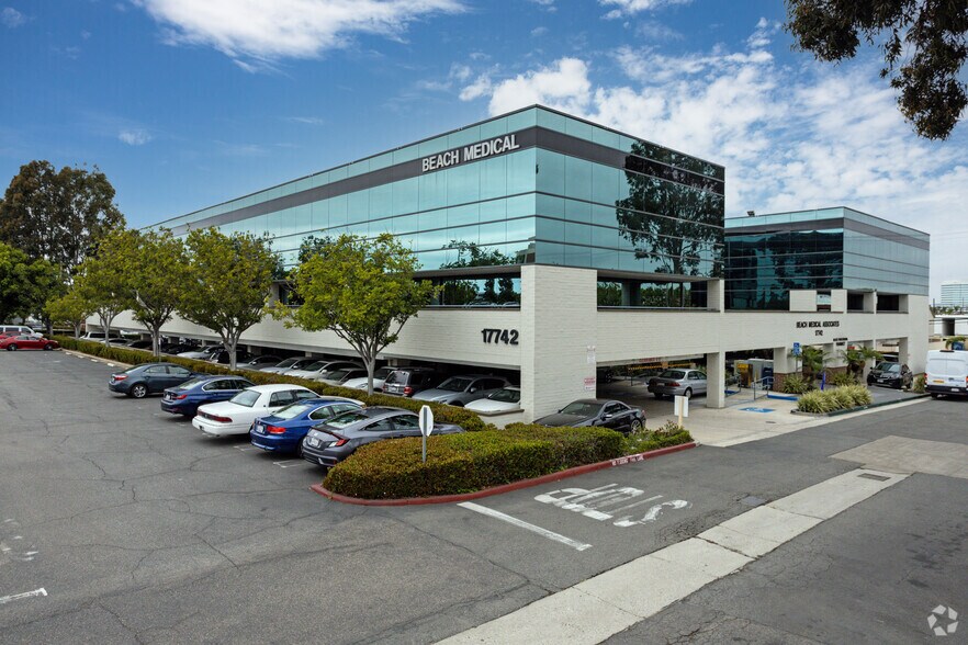 More Photos Of 17742 Beach Blvd, Huntington Beach Office For Sale