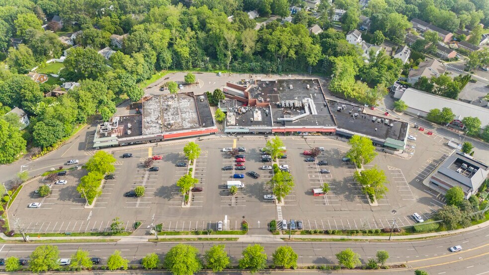 More Photos Of 1233-1273 E Putnam Ave, Riverside Restaurant For Sale