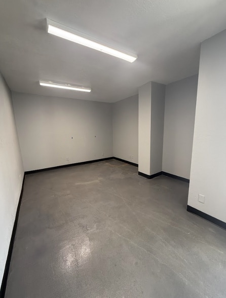 More Photos Of 4635 S 100th East Ave, Tulsa Manufacturing For Sale