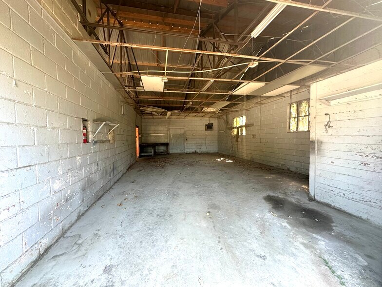 More Photos Of 817 Airport Blvd, Austin Restaurant For Sale