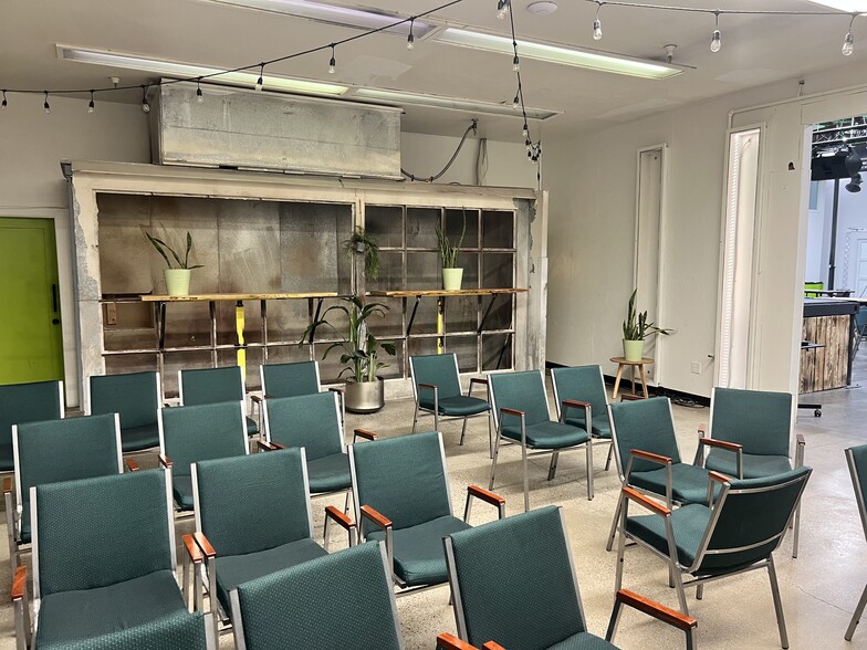 More Photos Of 1657 N State St, Lehi Manufacturing For Sale