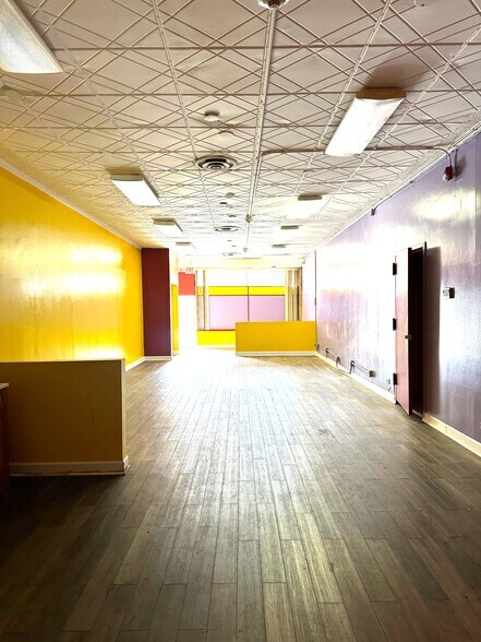 More Photos Of 1906-1910 E 87th St, Chicago Freestanding For Lease