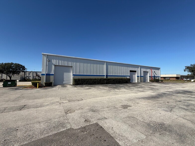More Photos Of 7835 Ellis Rd, West Melbourne Service For Lease