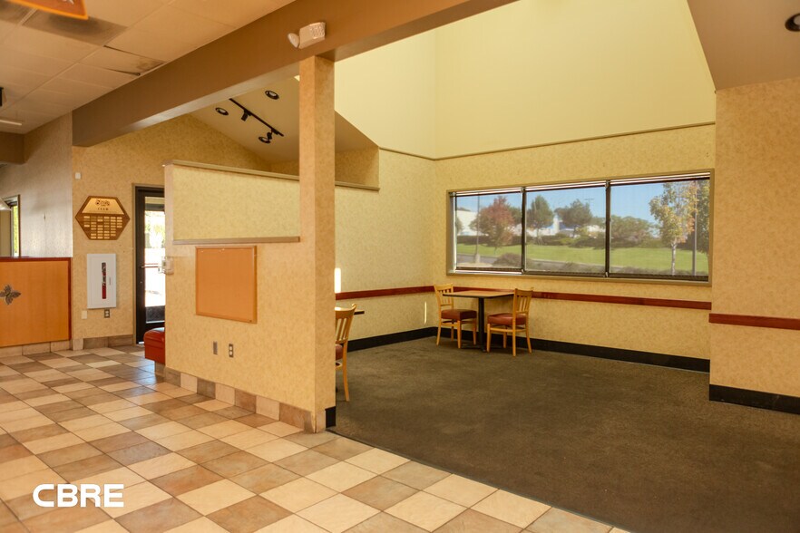 More Photos Of 121 Warbonnet Dr, Moscow Restaurant For Sale