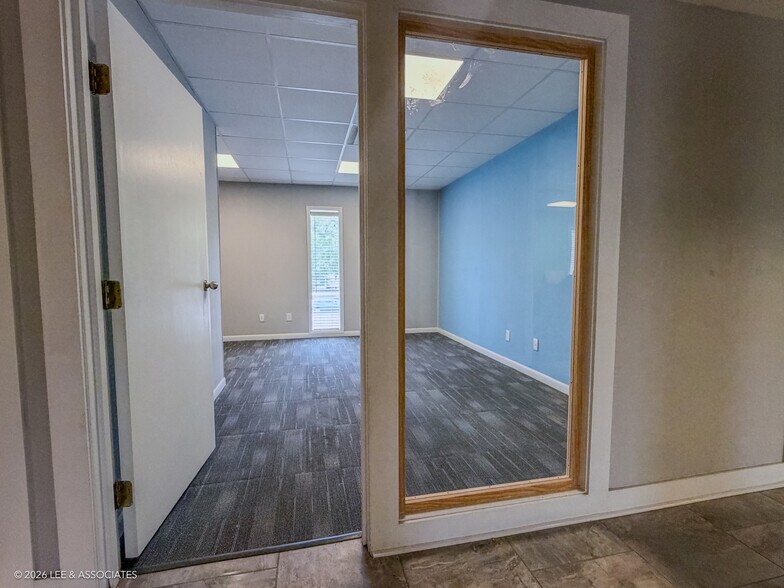 More Photos Of 1425 NW 6th St, Gainesville Office For Lease