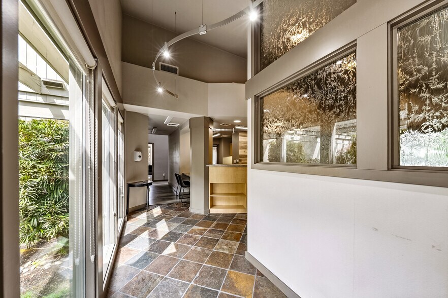 More Photos Of 537 Murphy Rd, Medford Medical For Lease
