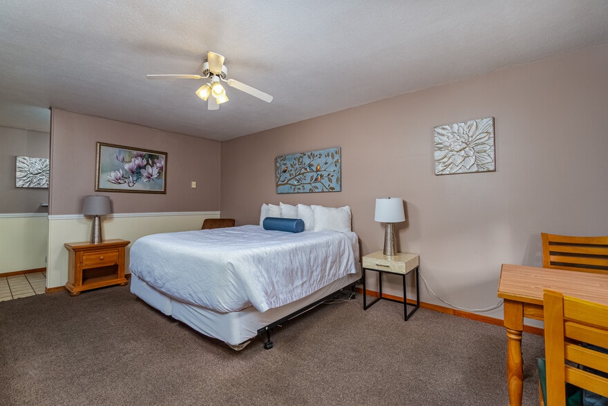More Photos Of 21625 Highway 160, Durango Hotel For Sale