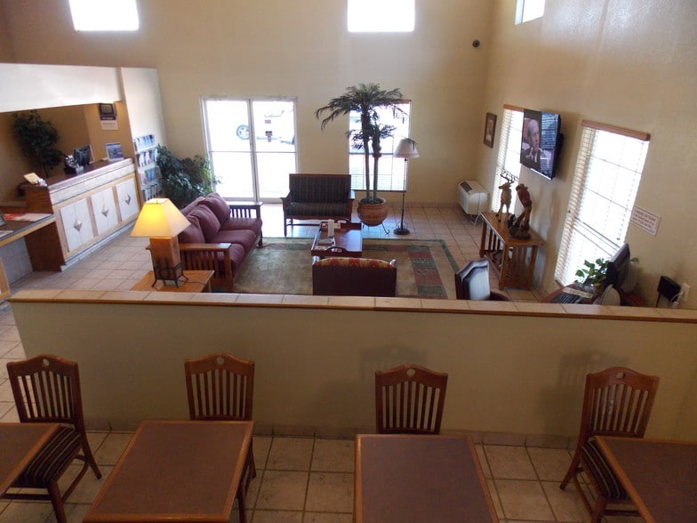 More Photos Of 207 US Highway 77 S, Hallettsville Hotel For Sale