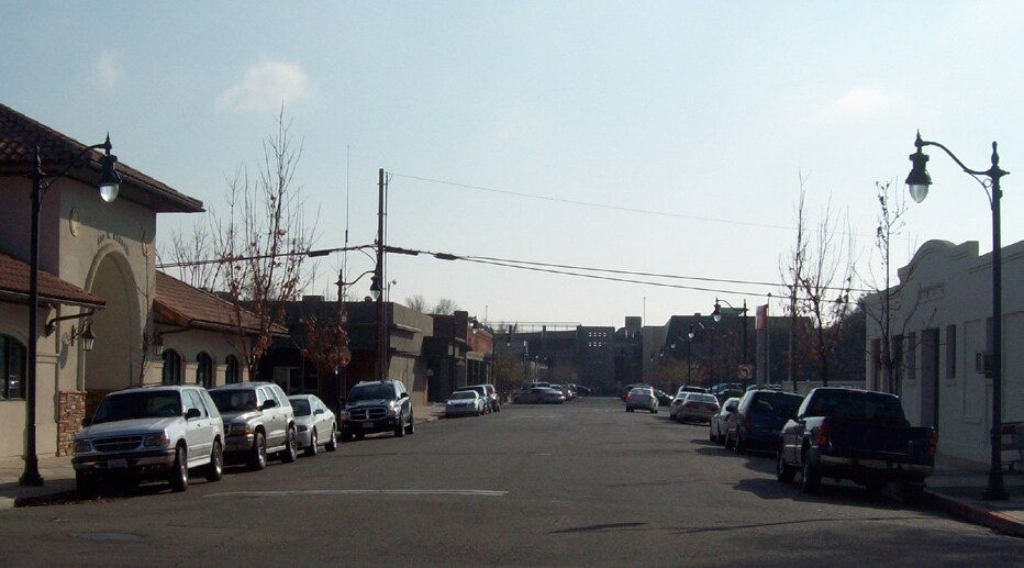 More Photos Of 222 N Garden St, Visalia Office For Lease