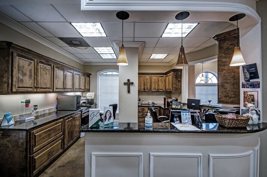 More Photos Of 1237 Highway 35, Forest Medical For Sale