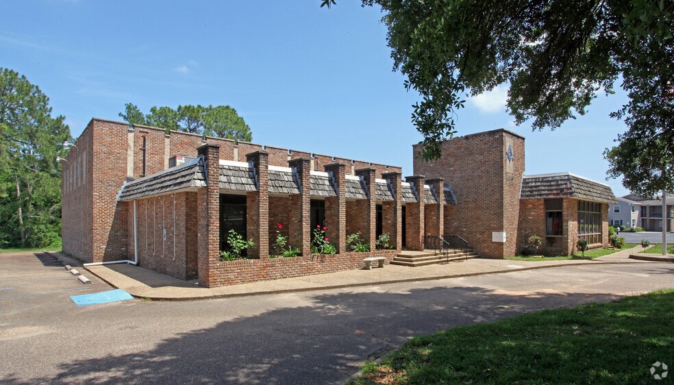 More Photos Of 435 Azalea Rd, Mobile Lodge Meeting Hall For Sale