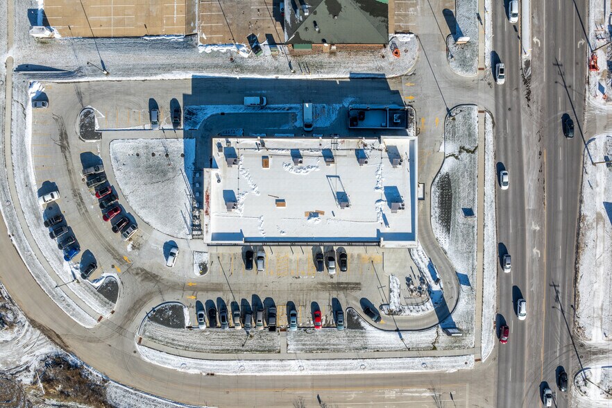 More Photos Of 5260 Merle Hay Rd, Johnston General Retail For Lease