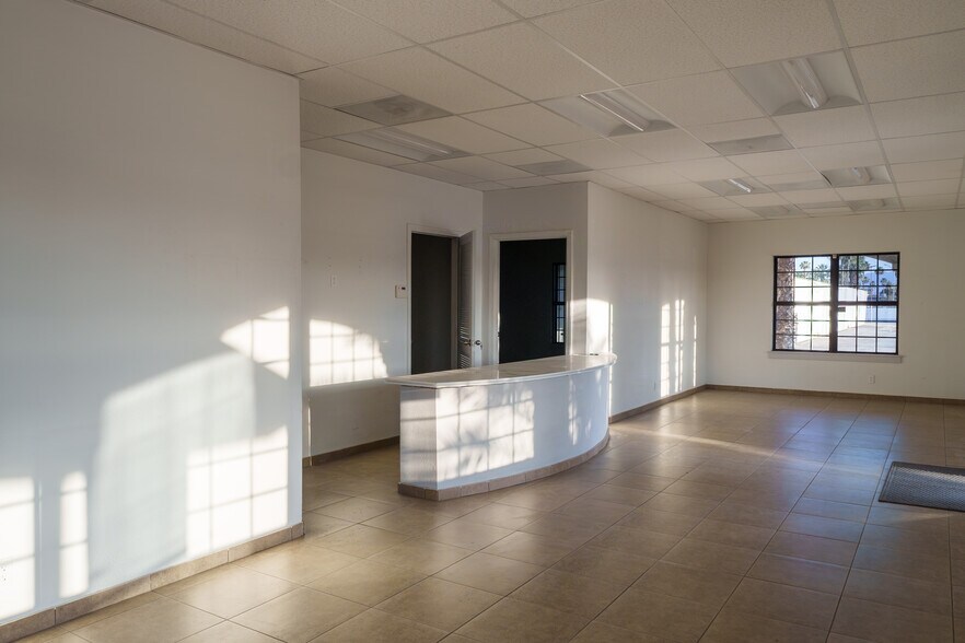 More Photos Of 83373-83407 State Highway 111, Indio Auto Dealership For Lease