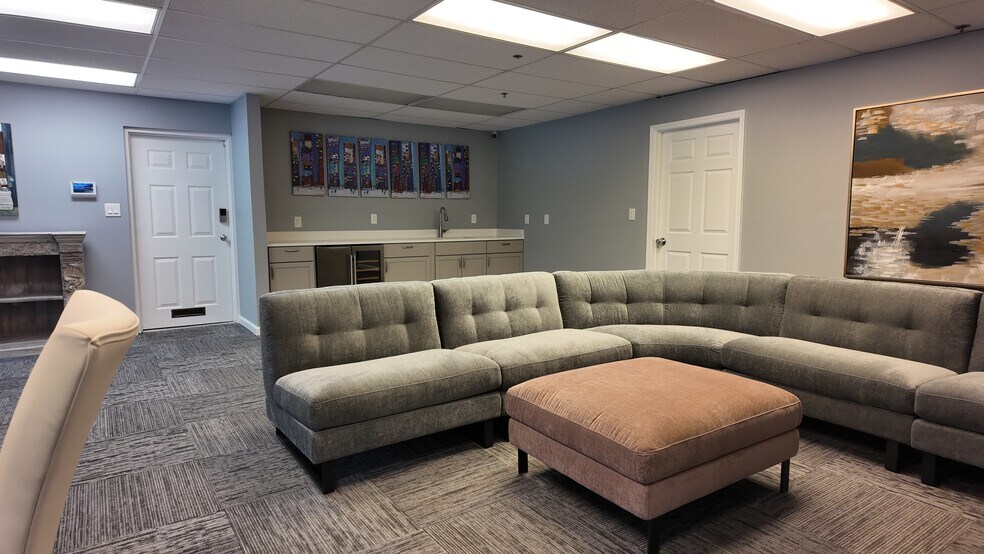 More Photos Of 5090-5096 Dorsey Hall Dr, Ellicott City Medical For Lease