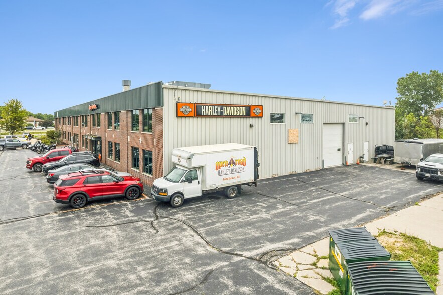 More Photos Of 24 S Rolling Meadows Dr, Fond Du Lac Auto Dealership For Sale