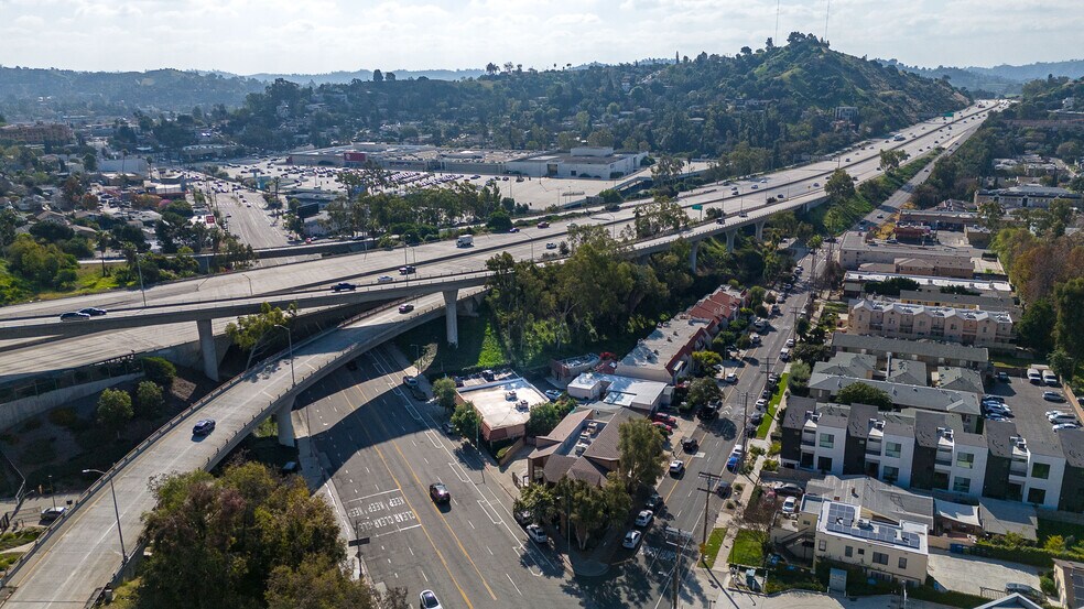 More Photos Of 2900 W Broadway, Los Angeles Office For Sale